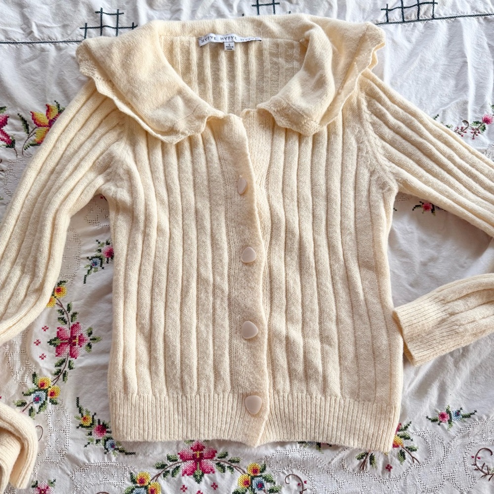 Cute and soft butter yellow sweater with dramatic sailor collar